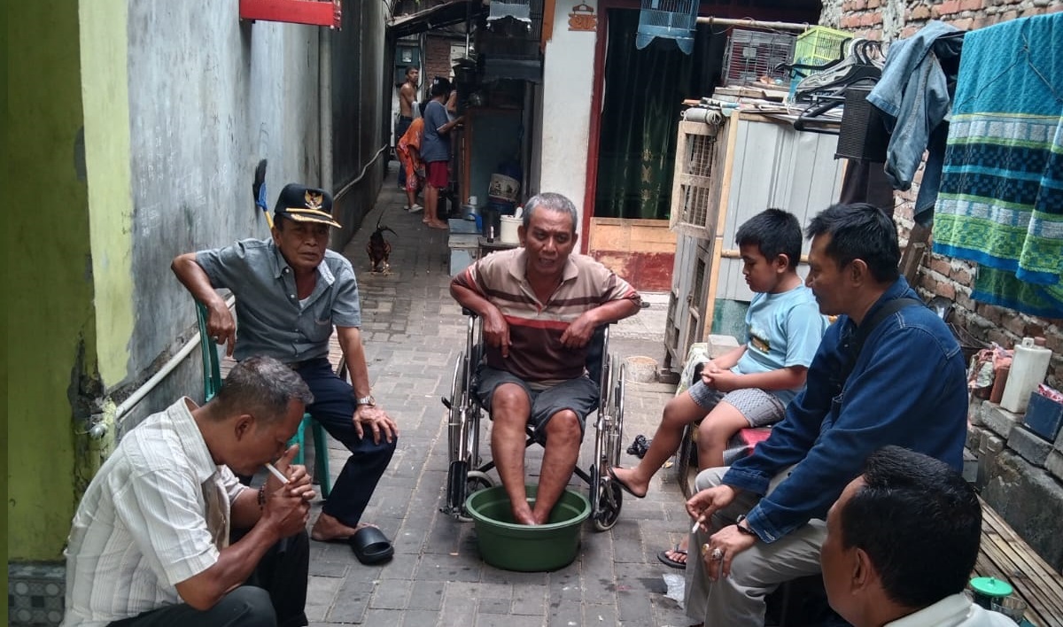 Aiptu Affan Dampingi Warga Bongkaran, M. Malik yang Sempat Pakai Kursi Roda Kini Kembali Berjalan
